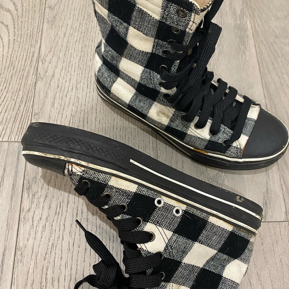 Cool plaid hightops - Picture 3 of 5